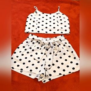 🎉🎉 Polk dot short set